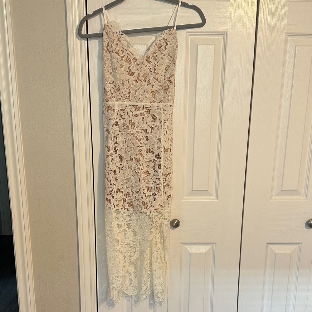 DO+BE Lace Overlay Dress in Cream and Tan